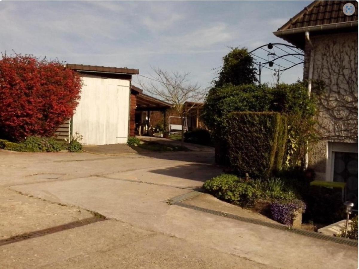Les Nympheas, Appart Au Calme Et Grand Jardin A 15 Min De Disneyland, Crecy-la-Chapelle Bagian luar foto