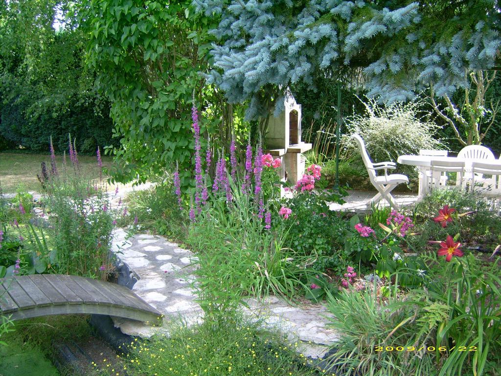 Les Nympheas, Appart Au Calme Et Grand Jardin A 15 Min De Disneyland, Crecy-la-Chapelle Bagian luar foto